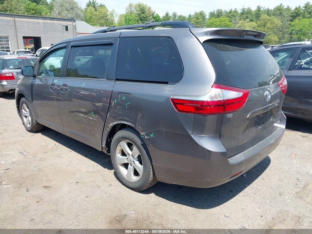 45112245 :رقم المزاد ، 5TDKZ3DC6HS816658 vin ، 2017 Toyota Sienna Le 8 Passenger مزاد بيع