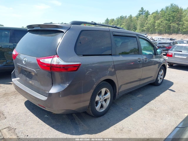 45112245 :رقم المزاد ، 5TDKZ3DC6HS816658 vin ، 2017 Toyota Sienna Le 8 Passenger مزاد بيع