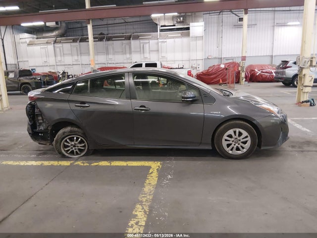Toyota Prius Two 2016 JTDKBRFU8G3517802 Image 14