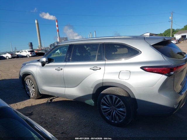 45112530 :رقم المزاد ، 5TDFZRBHXMS090557 vin ، 2021 Toyota Highlander Platinum مزاد بيع
