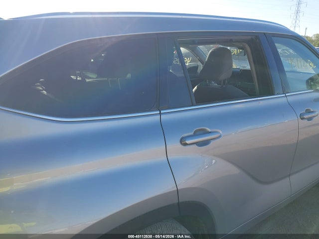 45112530 :رقم المزاد ، 5TDFZRBHXMS090557 vin ، 2021 Toyota Highlander Platinum مزاد بيع