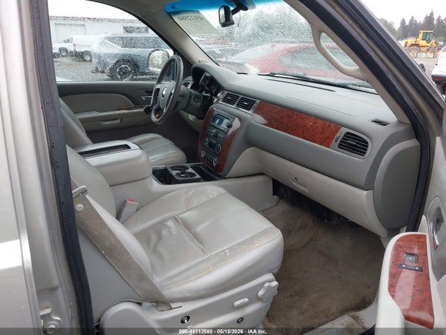 Auction sale of the 2008 Chevrolet Suburban 1500 Lt, vin: 3GNFK16328G180625, lot number: 45112580