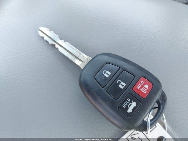 45112659 :رقم المزاد ، 4T1BF1FKXFU904490 vin ، 2015 Toyota Camry Le مزاد بيع