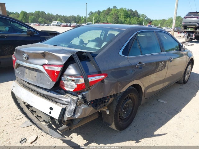 45112659 :رقم المزاد ، 4T1BF1FKXFU904490 vin ، 2015 Toyota Camry Le مزاد بيع