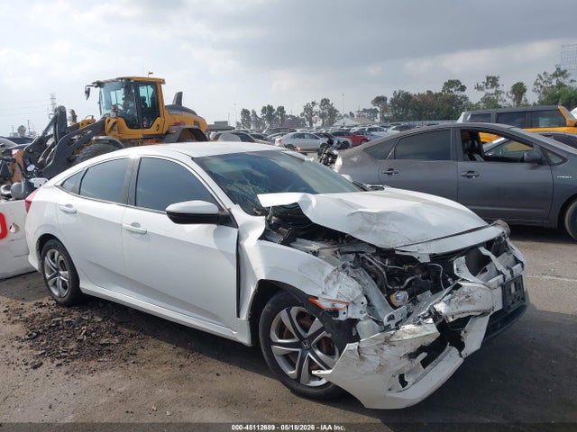 45112689 :رقم المزاد ، 2HGFC2F56HH548075 vin ، 2017 Honda Civic Lx مزاد بيع