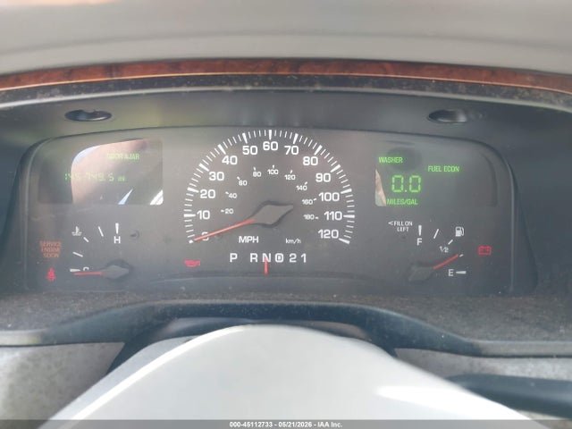 45112733 :رقم المزاد ، 1LNHM81W3YY846138 vin ، 2000 Lincoln Town Car Executive مزاد بيع