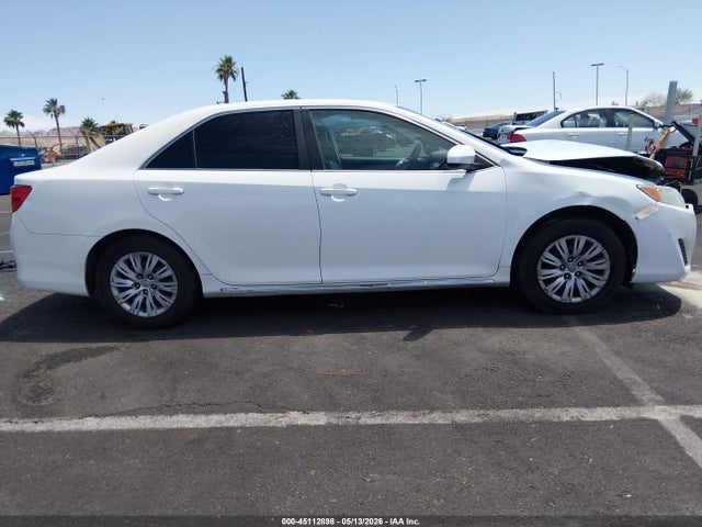 45112898 :رقم المزاد ، 4T4BF1FK4ER422733 vin ، 2014 Toyota Camry Le مزاد بيع
