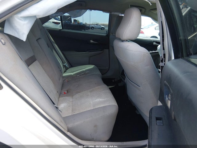 45112898 :رقم المزاد ، 4T4BF1FK4ER422733 vin ، 2014 Toyota Camry Le مزاد بيع
