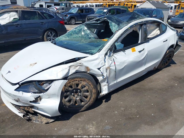 45112984 :رقم المزاد ، 5YJ3E1EAXSF135108 vin ، 2025 Tesla Model 3 مزاد بيع