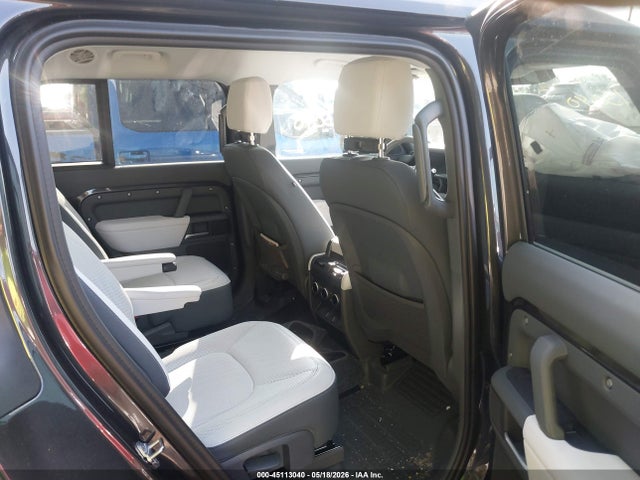 SALEJFFU8T2498076 Land Rover Defender P300 S