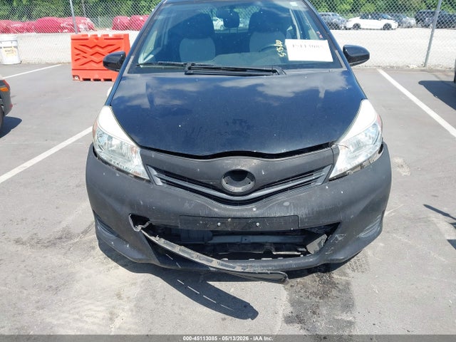 45113085 :رقم المزاد ، JTDJTUD38CD511251 vin ، 2012 Toyota Yaris Le مزاد بيع