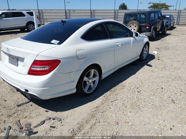 45113279 :رقم المزاد ، WDDGJ4HB8CF744932 vin ، 2012 Mercedes-benz C 250 مزاد بيع