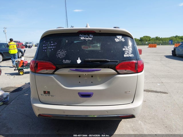 2017 Chrysler Pacifica Touring-l Plus მანქანა იყიდება აუქციონზე, vin: 2C4RC1EG1HR622182, აუქციონის ნომერი: 45113444