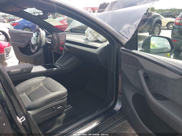 2026 Tesla Model Y მანქანა იყიდება აუქციონზე, vin: 7SAYGDED5TA647114, აუქციონის ნომერი: 45113502