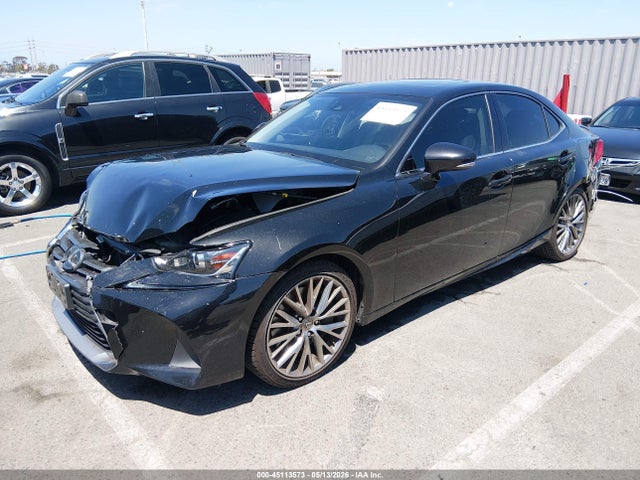Lexus IS 300 2018 JTHBA1D2XJ5081955 Image 2