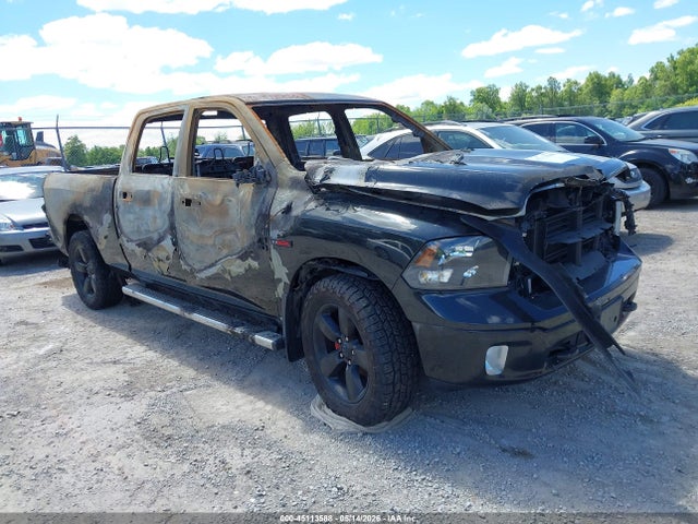 45113588 :رقم المزاد ، 1C6RR7TM7JS282932 vin ، 2018 Ram 1500 Slt مزاد بيع