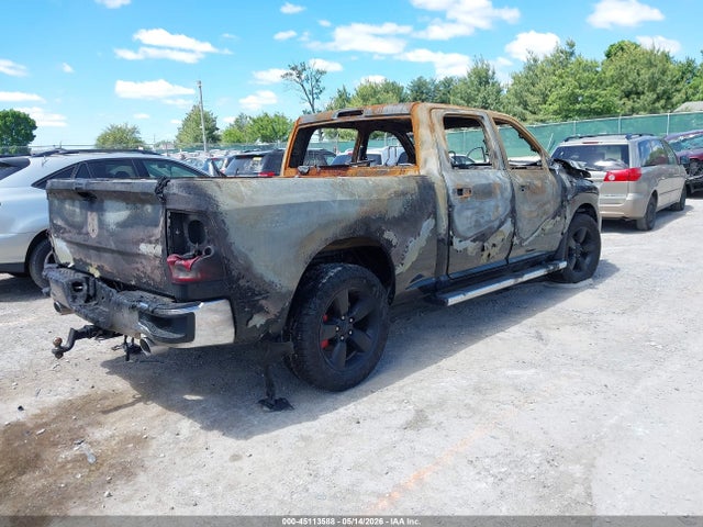 45113588 :رقم المزاد ، 1C6RR7TM7JS282932 vin ، 2018 Ram 1500 Slt مزاد بيع