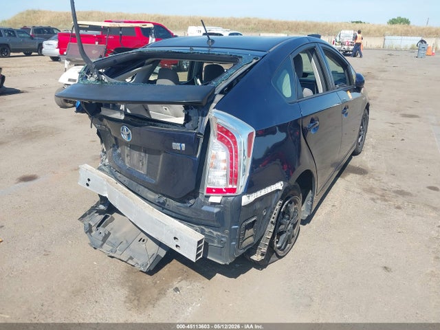 Toyota Prius Two 2015 JTDKN3DU0F0431990 Image 4