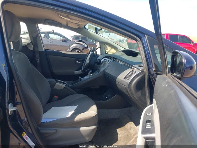 Toyota Prius Two 2015 JTDKN3DU0F0431990 Image 5