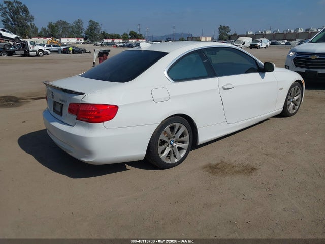 45113700 :رقم المزاد ، WBAKE5C55BE573025 vin ، 2011 Bmw 328i مزاد بيع
