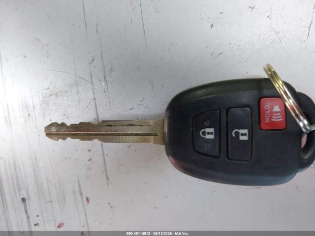 JTMZFREV7JJ744981 Toyota RAV4 LE