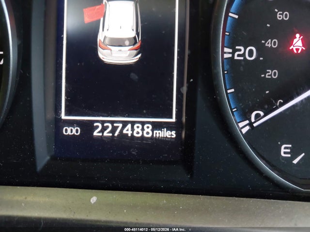 JTMZFREV7JJ744981 Toyota RAV4 LE