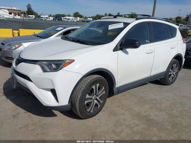 JTMZFREV7JJ744981 Toyota RAV4 LE