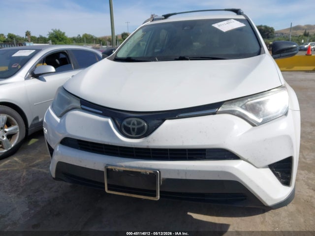JTMZFREV7JJ744981 Toyota RAV4 LE