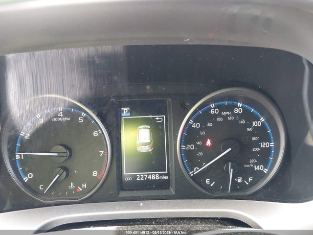 JTMZFREV7JJ744981 Toyota RAV4 LE