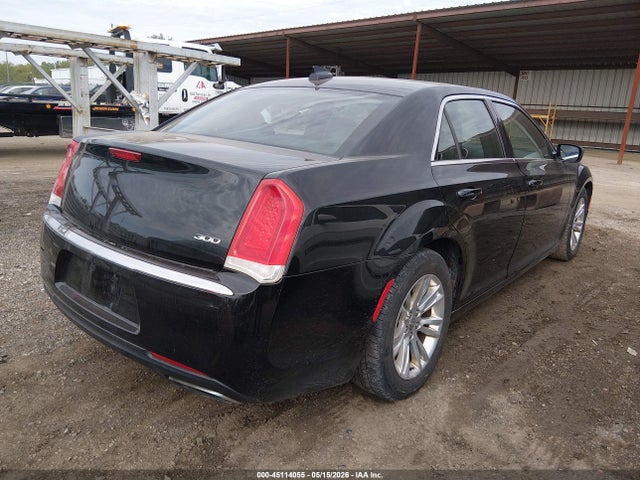 45114055 :رقم المزاد ، 2C3CCAAG2HH617854 vin ، 2017 Chrysler 300 Limited مزاد بيع