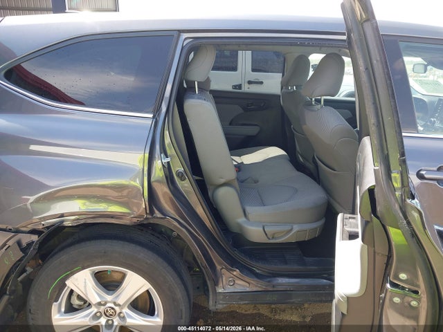 45114072 :رقم المزاد ، 5TDBZRBH6NS195810 vin ، 2022 Toyota Highlander Le مزاد بيع