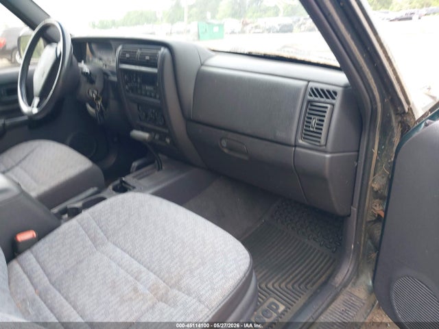 2000 Jeep Cherokee Sport მანქანა იყიდება აუქციონზე, vin: 1J4FF48S4YL267071, აუქციონის ნომერი: 45114100