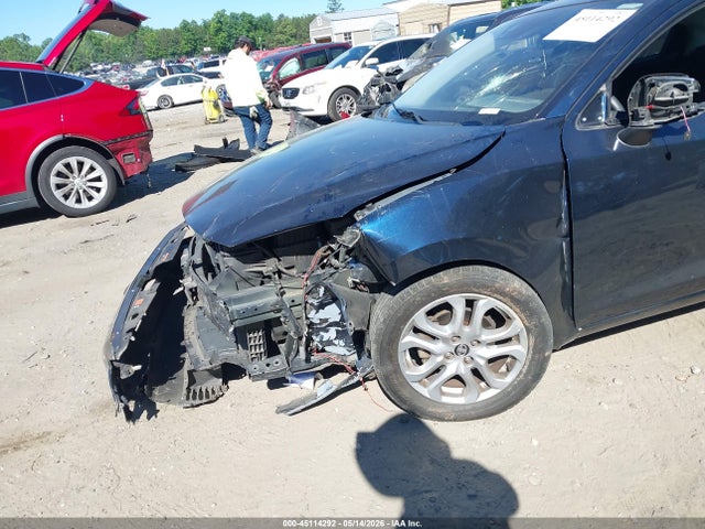 3MYDLBYV9JY306434 Toyota YARIS IA