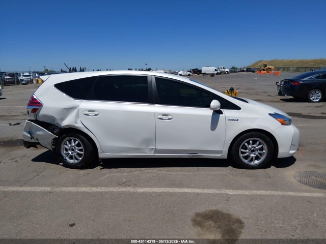 Toyota Prius V Three 2017 JTDZN3EU9HJ072049 Image 14