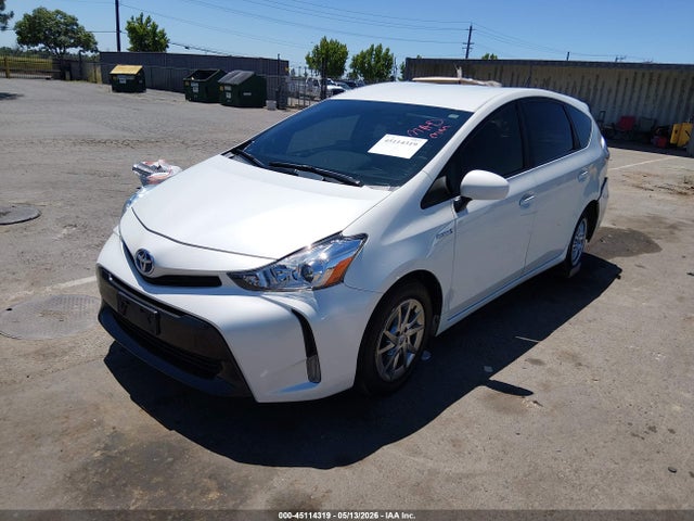 Toyota Prius V Three 2017 JTDZN3EU9HJ072049 Image 2