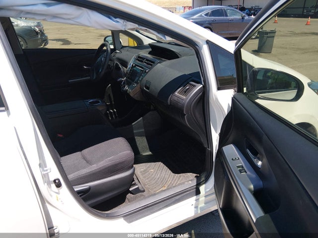 Toyota Prius V Three 2017 JTDZN3EU9HJ072049 Image 5