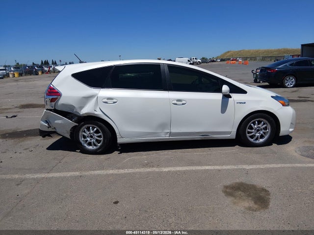Toyota Prius V Three 2017 JTDZN3EU9HJ072049 Image 6