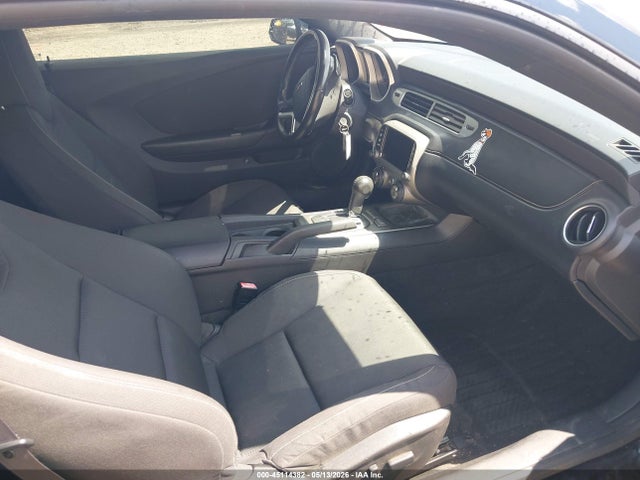 45114382 :رقم المزاد ، 2G1FD1E32F9258387 vin ، 2015 Chevrolet Camaro 1lt مزاد بيع