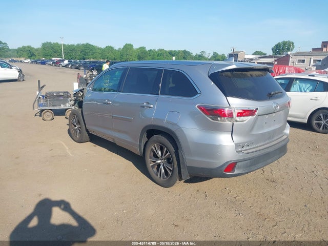 Продажа на аукционе авто 2016 Toyota Highlander Xle V6, vin: 5TDJKRFHXGS352588, номер лота: 45114709