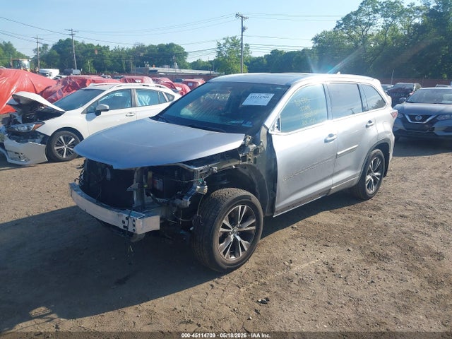 Продажа на аукционе авто 2016 Toyota Highlander Xle V6, vin: 5TDJKRFHXGS352588, номер лота: 45114709