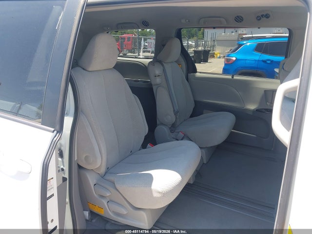 2011 Toyota Sienna Le V6 მანქანა იყიდება აუქციონზე, vin: 5TDKK3DC4BS033401, აუქციონის ნომერი: 45114794
