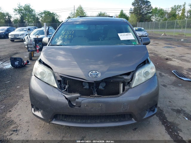 Продажа на аукционе авто 2017 Toyota Sienna Le 8 Passenger, vin: 5TDKZ3DC3HS824149, номер лота: 45114831