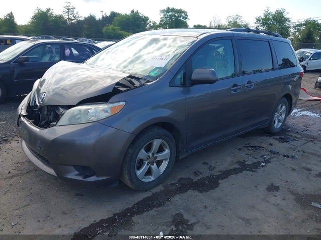 Продажа на аукционе авто 2017 Toyota Sienna Le 8 Passenger, vin: 5TDKZ3DC3HS824149, номер лота: 45114831