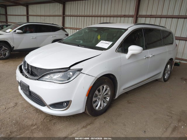 Chrysler Pacifica Touring L 2018 2C4RC1BG6JR290427 Image 2