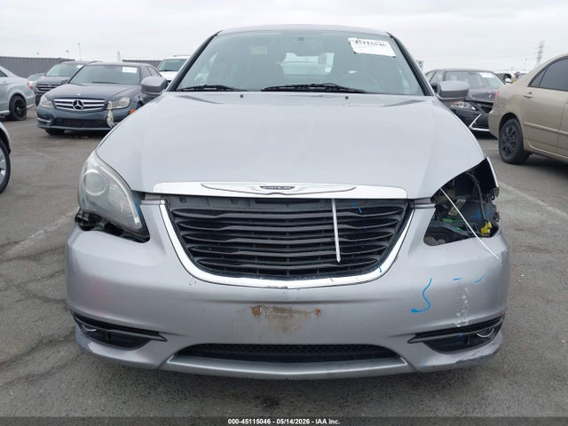 Chrysler 200 Limited 2014 1C3CCBCG3EN135643 Image 6