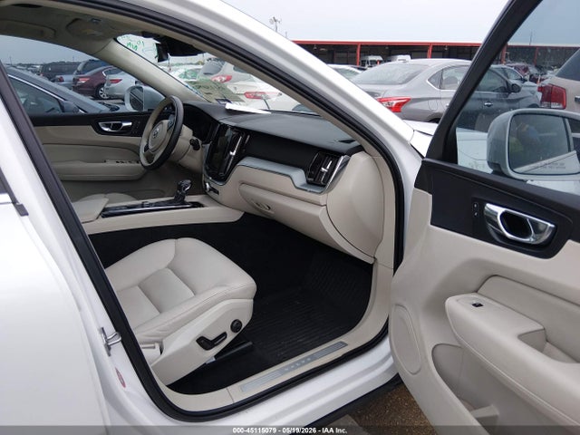 YV4A22RK3J1041147 Volvo Xc60 T6 Momentum