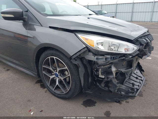 1FADP3K26FL306341 Ford FOCUS SE