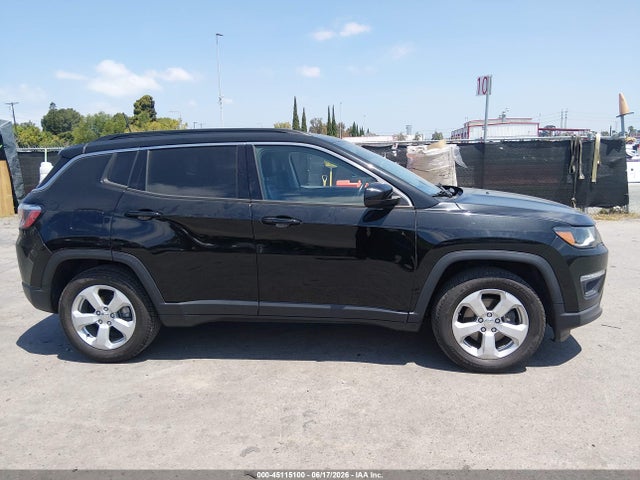 3C4NJCBBXJT293123 Jeep Compass Latitude Fwd