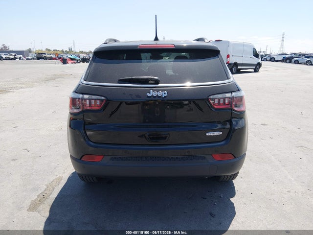 3C4NJCBBXJT293123 Jeep Compass Latitude Fwd