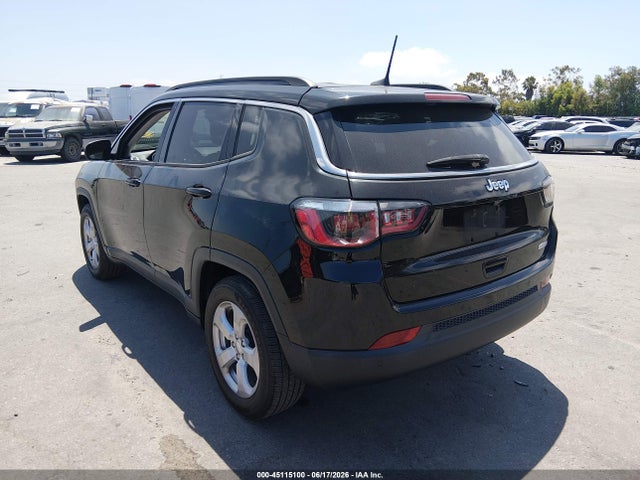 3C4NJCBBXJT293123 Jeep Compass Latitude Fwd